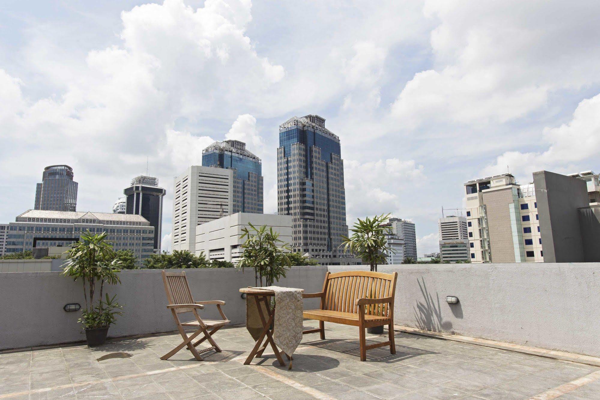 Reddoorz @ Taman Kebon Sirih Hotell Jakarta Exteriör bild